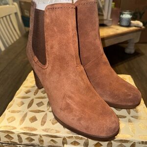 Clarks Brown Heeled Boots with Suede Finish size 8